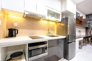 RiverGate 1BR Apt with Desk – Work & Stay in D1 Apartment in Ho Chi Minh City