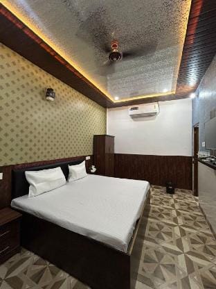 One BedroomSuite at The Ghat House   (102) Vacation rental in Varanasi