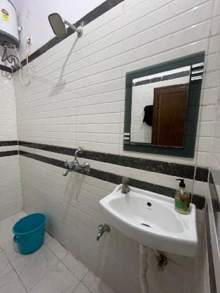 One BedroomSuite at The Ghat House   (102) Vacation rental in Varanasi