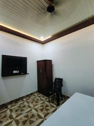 One Room Suite at The Ghat House  (204) Vacation rental in Varanasi