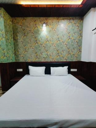 Luxury One Room with Ghat View - 201 Vacation rental in Varanasi