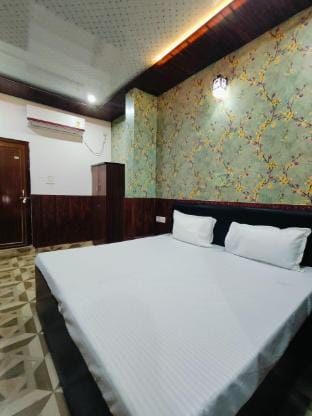 Luxury One Room with Ghat View - 201 Vacation rental in Varanasi