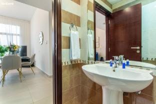 bnbme | La Fontana | 1 BDR Apartment in Dubai