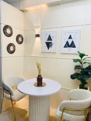 Near NAIA Terminal 1,2,3 Cozy Apartment  Vacation rental in Las Pinas