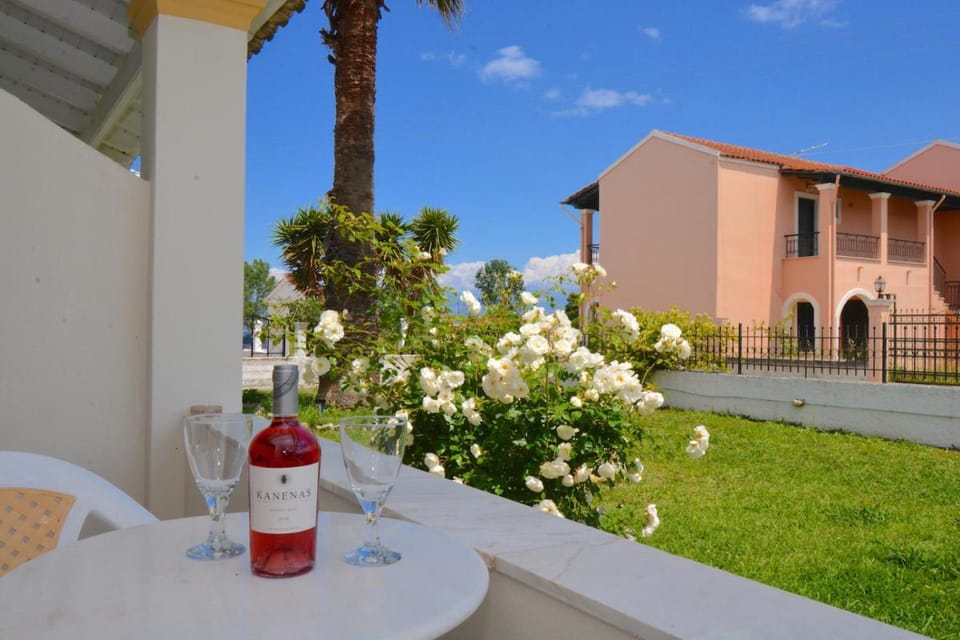 Dolphin Apt & Studios -Next to the Beach Apartment in Corfu, Greece