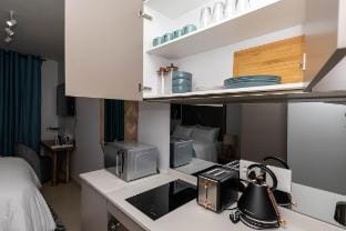 Cozy Studio | One Rosebank Vacation rental in Johannesburg