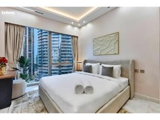 bnbme | Grande Signature | 3 BDR + Maids Room Apartment in Dubai