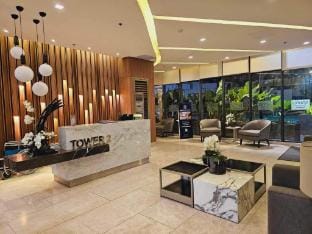 Steps to SM Bicutan/Near Airport/D+/Karaoke/FLX/YT Apartment in Paranaque