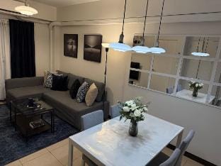 Condo for Families and Friends Apartment in Muntinlupa