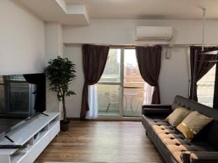 Osaka luju 9 mins to Dotonbori 2DK/60㎡ /8Guests Apartment in Osaka