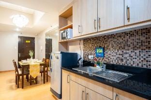 Burgos Circle  BGC ,Cor 1BR  Unit w/ Great View Apartment in Makati