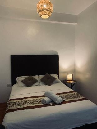 202rm near smclark robinson mall Vacation rental in Angeles
