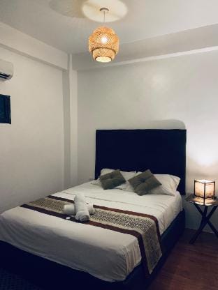 202rm near smclark robinson mall Vacation rental in Angeles