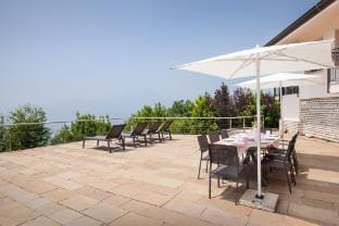 Villa Viù with Pool and Lake View Villa in Lake Garda