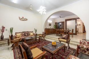 Homlee-LushGreen 2BHK-South DEL-Ground Floor Vacation rental in New Delhi