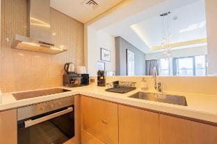 Luxury 1BR | Burj Khalifa View | Damac Paramount Vacation rental in Dubai
