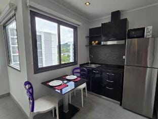 Sleek Corner 1 Bed Apt (T1-607) Vacation rental in Chalong