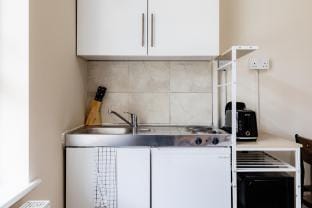 Warm Apartments in Queensway Apartment in City of Westminster
