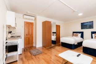 Warm Apartments in Queensway Apartment in City of Westminster