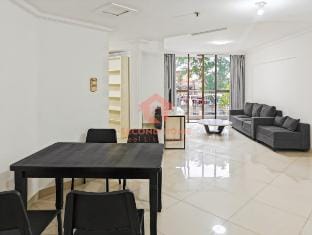 Large 3BR Rasuna Apt w/ Pool, Gym, WiFi Vacation rental in South Jakarta City