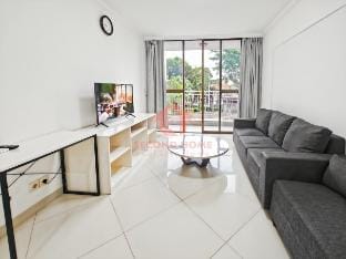 Large 3BR Rasuna Apt w/ Pool, Gym, WiFi Vacation rental in South Jakarta City