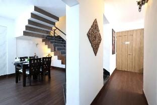 Bright & Airy 3BHK Near IT- Park Traveler Paradise Vacation rental in Mumbai