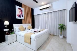 Work, Meet, Stay – 2BHK Perfect for Business Trips Vacation rental in Mumbai