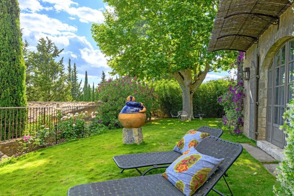 Mas Cicada Bed and Breakfast in Arles