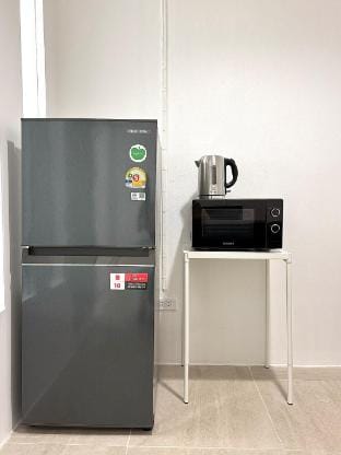1minBTS-Workplace>Living area/Central/Fast-WiFi+AC Vacation rental in Bangkok
