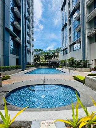 Cozy Netflix Studio Viceroy McKinley near Venice Vacation rental in Makati