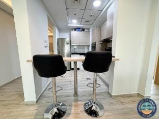 Comfort Meets Style 2BR in Oxford Residence Vacation rental in Dubai