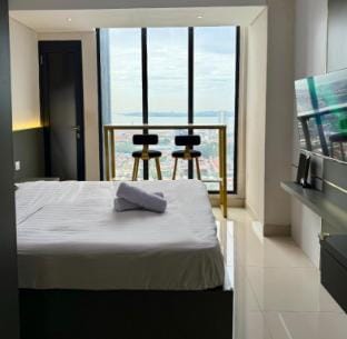 Pollux Habibie Lvl 28 SeaView Studio w/Gym&Netflix Apartment in Riau Islands, Indonesia