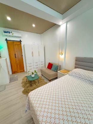 GreenTulip @ Eight10RedBars LIMA Vacation rental in Calabarzon