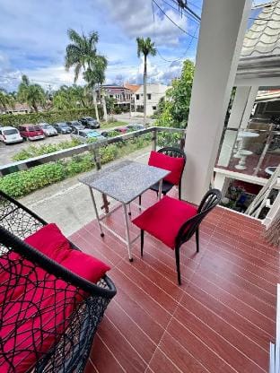 GreenTulip @ Eight10RedBars LIMA Vacation rental in Calabarzon