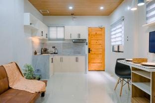 Entire home pool&bar bfast16pax accomdtn Vacation rental in Bacolod