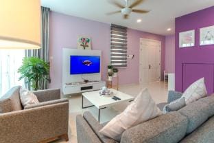 Purple Vanity Resort Home / 5 ROOMS 3350sf@PR_No.7 Vacation rental in Batu Ferringhi, Penang, Malaysia