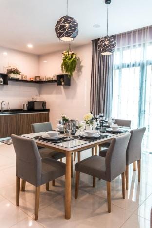 Purple Vanity Resort Home / 5 ROOMS 3350sf@PR_No.7 Vacation rental in Batu Ferringhi, Penang, Malaysia