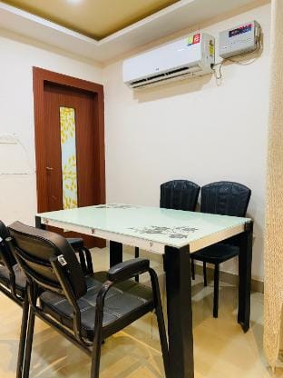 JMS Stay Near Cantonment Varanasi Apartment in Varanasi