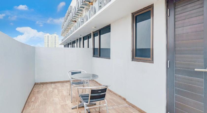 Townhouse Oak Ancol - 6 Hours Stay Hotel in Jakarta