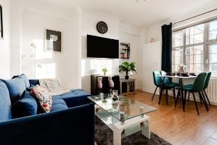 The Hyde Park Retreat - Stylish 2BR Family Apt. Apartment in City of Westminster