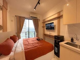Comfy Studio Room @Sky House BSD Vacation rental in West Java