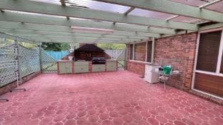 MetaWise Cozy Family Room3 in Shared Home Free Parking Vacation rental in Castle Hill