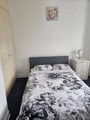 Ad7 family guest house Vacation rental in England