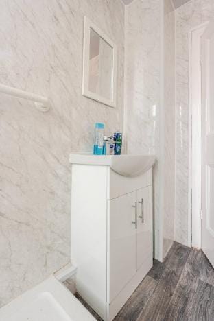 Ad7 family guest house Vacation rental in England