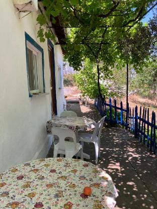 Six-Person Room/Kalemi Pansiyon(106) Vacation rental in Turkey