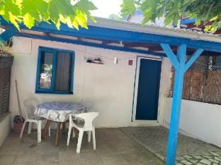 Three-Person Room/Kalemi Pansiyon (703) Vacation rental in Turkey