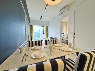 Axon Bukit Bintang Deluxe 1BR Suite w/ KLCC View Vacation rental in Federal Territory of Kuala Lumpur