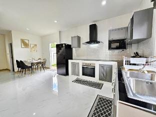 The Green View Pool Villa 2 Bedroom Vacation rental in Kamala