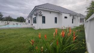 Avipoolvilla.cnx Vacation rental in Thailand