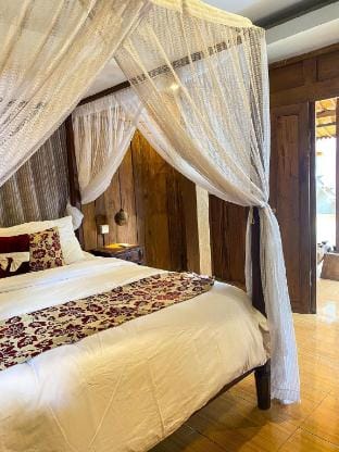 Joglo Breeze Guesthouse and Villa Full house Vacation rental in Kediri